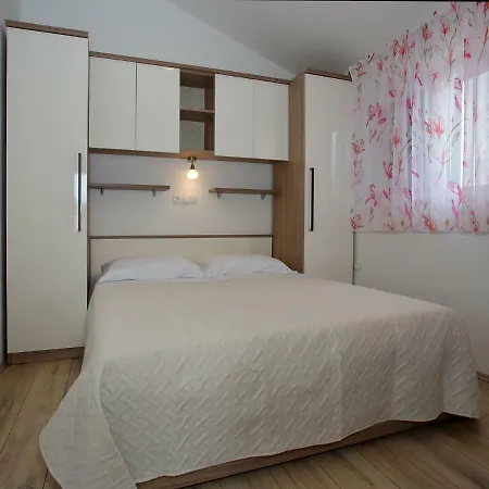 Vikendica Newly Built Holiday In A Quiet Area, 2 Spacious Sea View Terraces, Parking *
